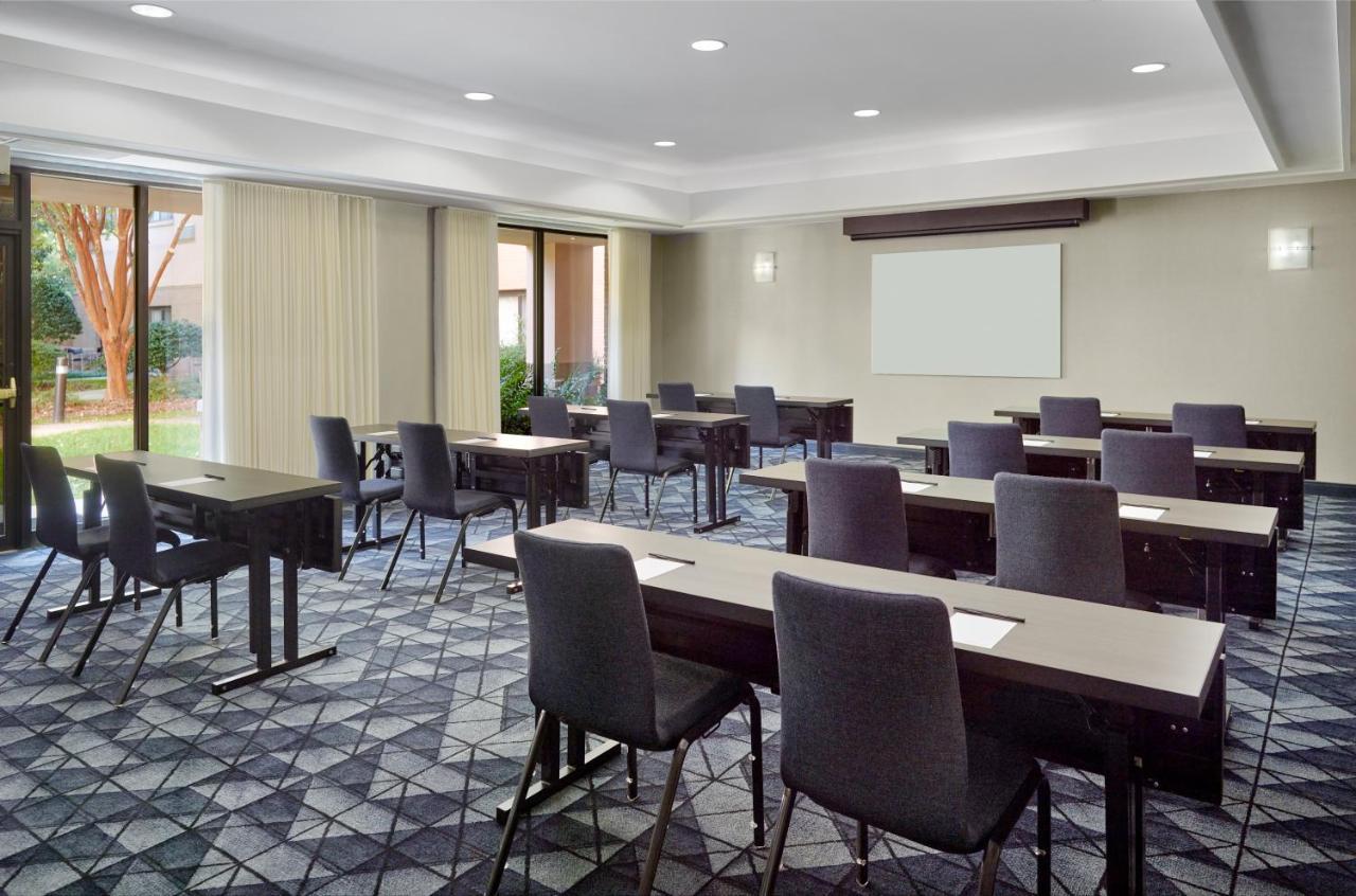 Courtyard By Marriott Atlanta Alpharetta Hotel Exterior photo