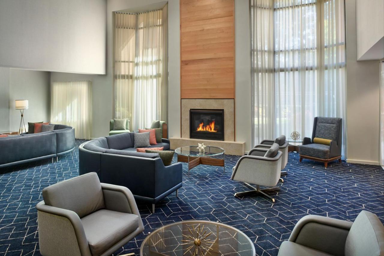 Courtyard By Marriott Atlanta Alpharetta Hotel Exterior photo