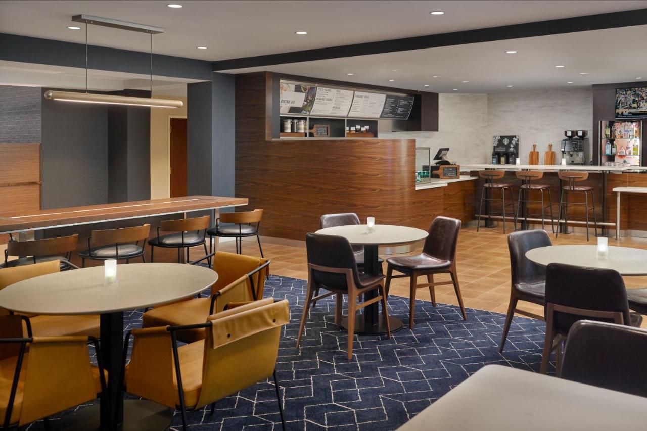 Courtyard By Marriott Atlanta Alpharetta Hotel Exterior photo