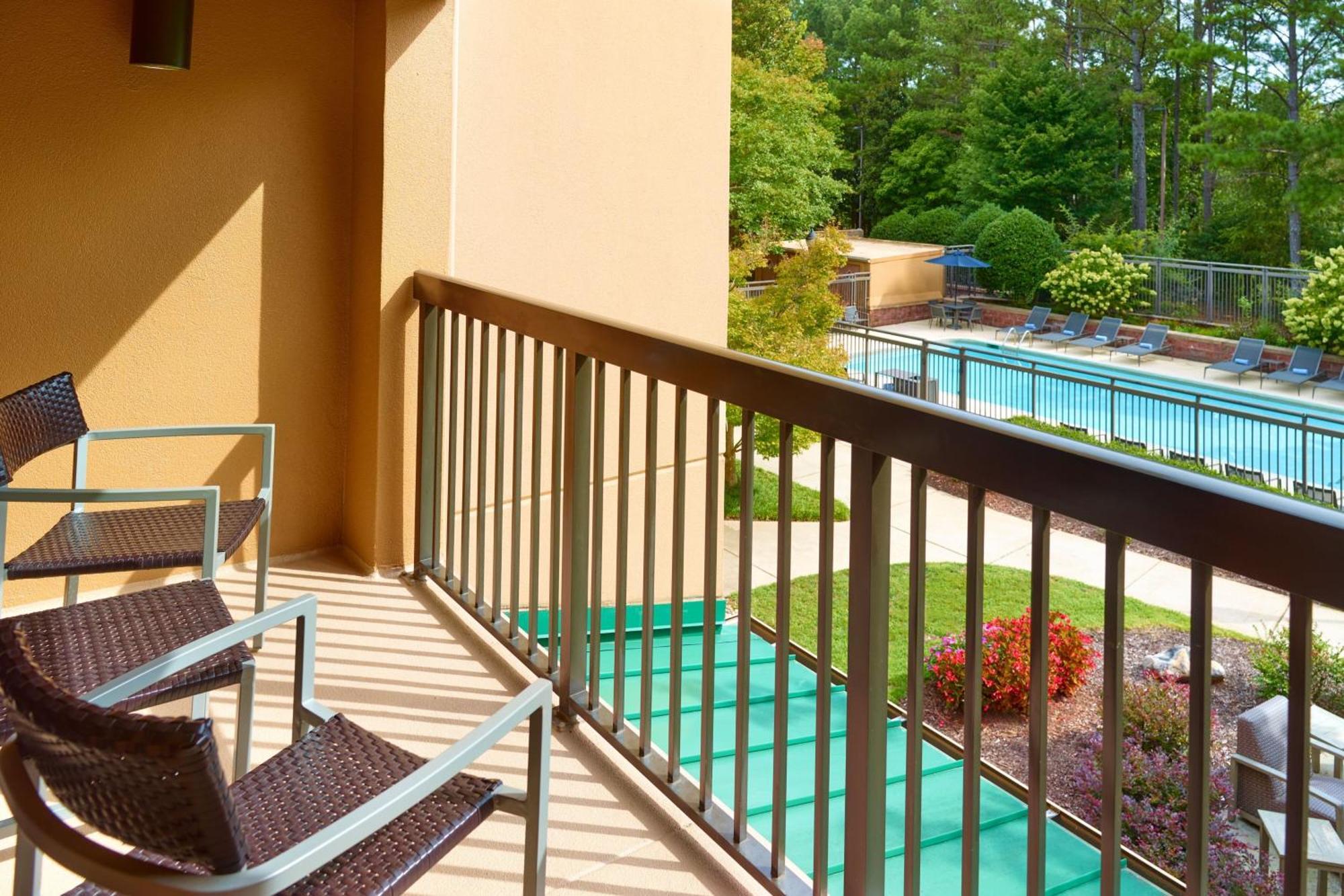 Courtyard By Marriott Atlanta Alpharetta Hotel Exterior photo