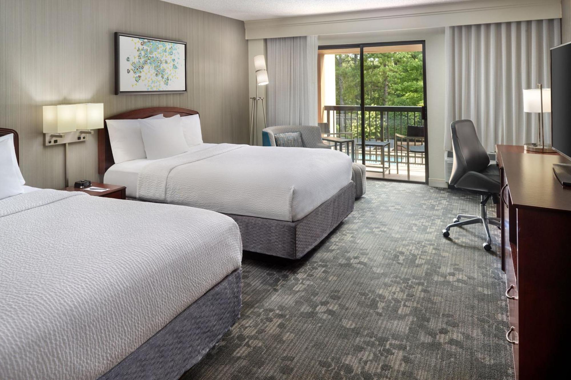 Courtyard By Marriott Atlanta Alpharetta Hotel Exterior photo