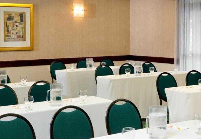 Courtyard By Marriott Atlanta Alpharetta Hotel Business photo