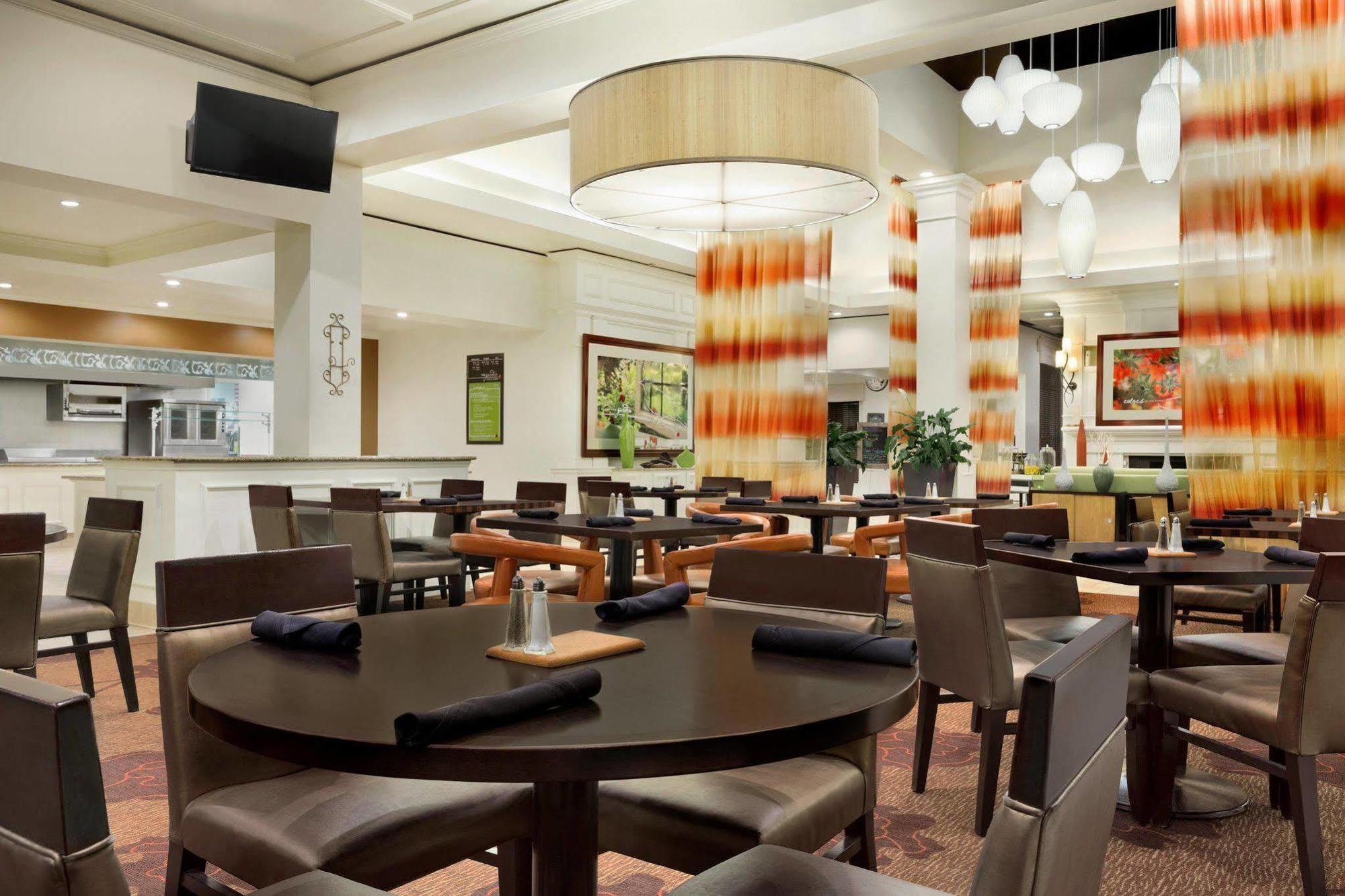 Courtyard By Marriott Atlanta Alpharetta Hotel Exterior photo