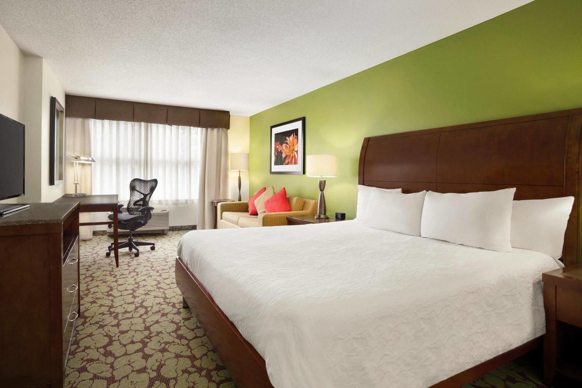 Courtyard By Marriott Atlanta Alpharetta Hotel Exterior photo
