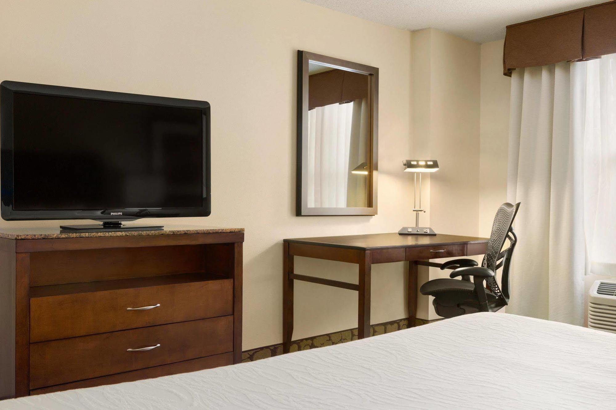 Courtyard By Marriott Atlanta Alpharetta Hotel Exterior photo